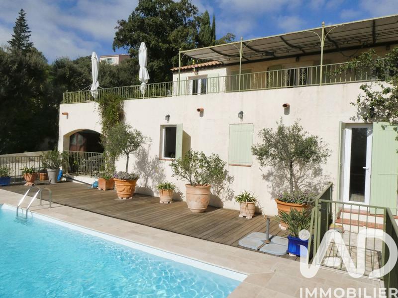 Maison - 160 m² - 7 pièces