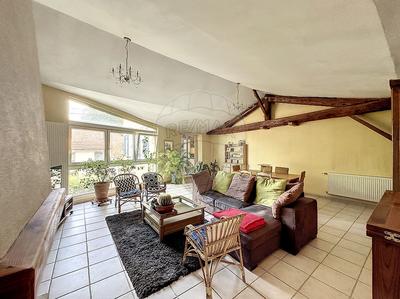 Maison - 223 m² - 7 pièces