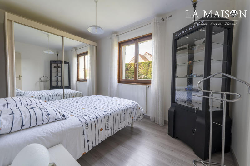 Maison traditionnelle - 136 m² - 7 pièces