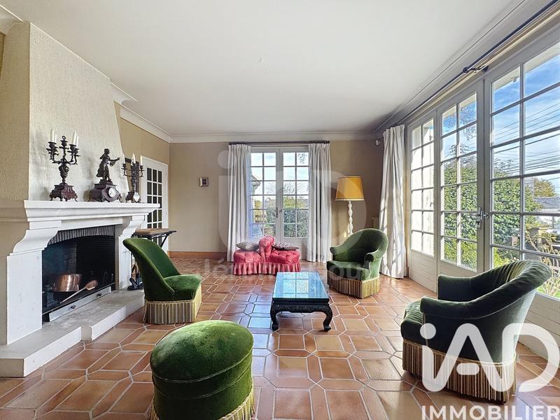 Maison - 239 m² - 9 pièces