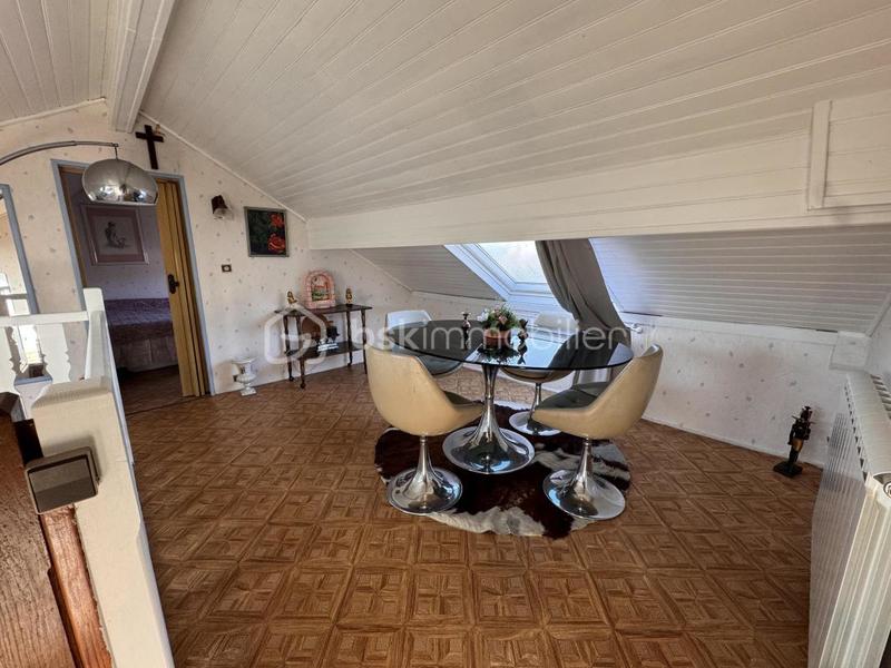 Maison traditionnelle - 168 m² - 9 pièces