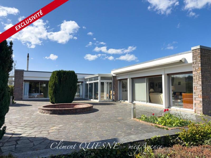 Maison - 246 m² - 7 pièces