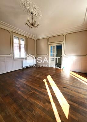 Maison - 267 m² - 12 pièces