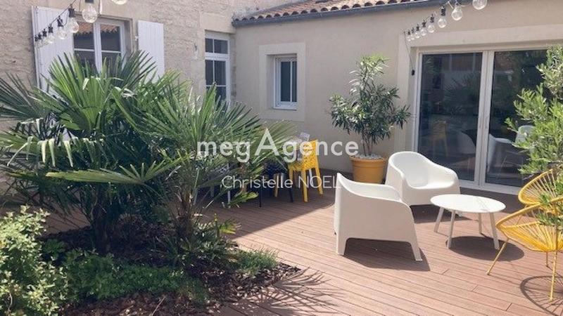 Maison - 205 m² - 8 pièces