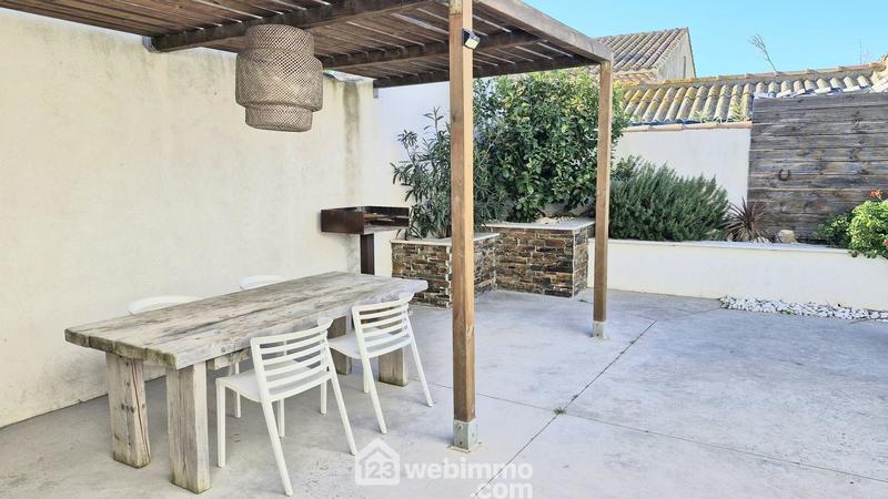 Maison - 250 m² - 11 pièces