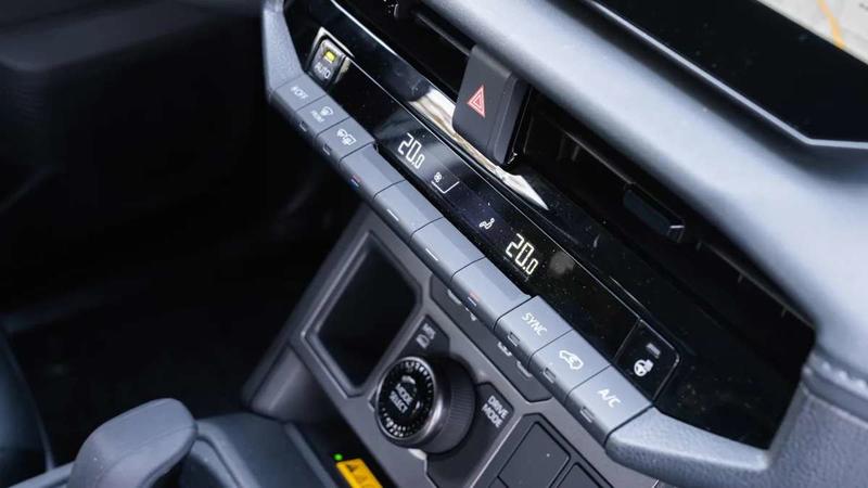 Toyota Hilux New 2.8 204 Bva Invincibl