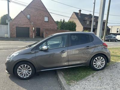 Peugeot 208 Style 1.2 Essence 82cv 1ère Main CarPlay/Android Auto Radar Ar