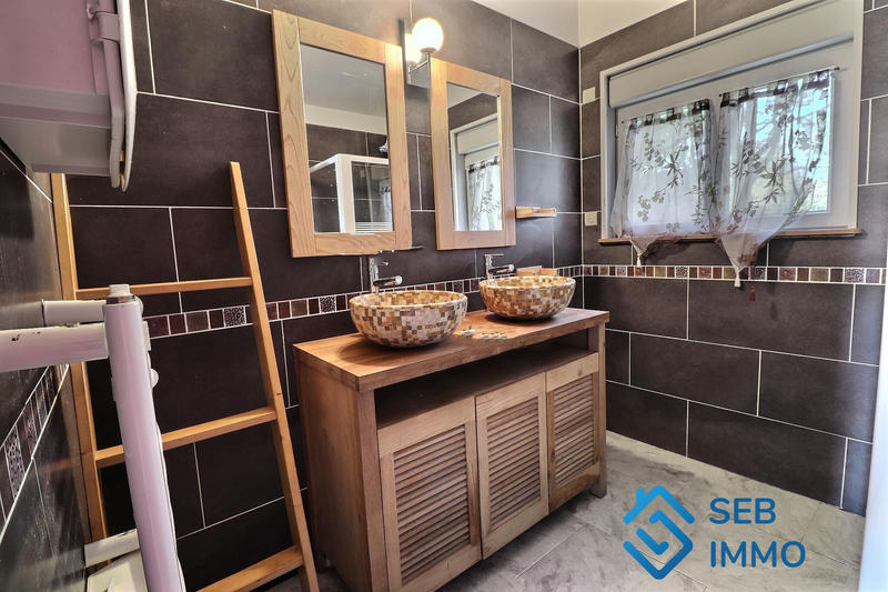 Maison - 196 m² - 8 pièces