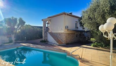 Maison - 93 m² - 5 pièces