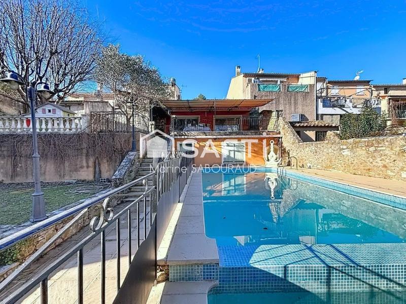 Maison - 170 m² - 5 pièces