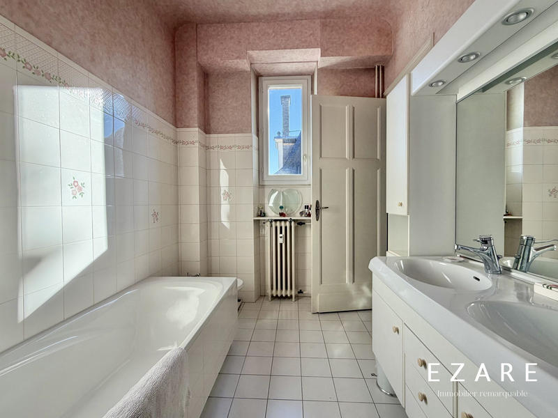 Appartement - 191 m² - 6 pièces