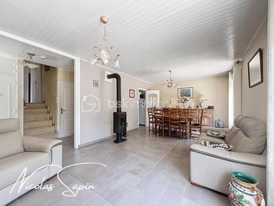 Maison - 91 m² - 5 pièces