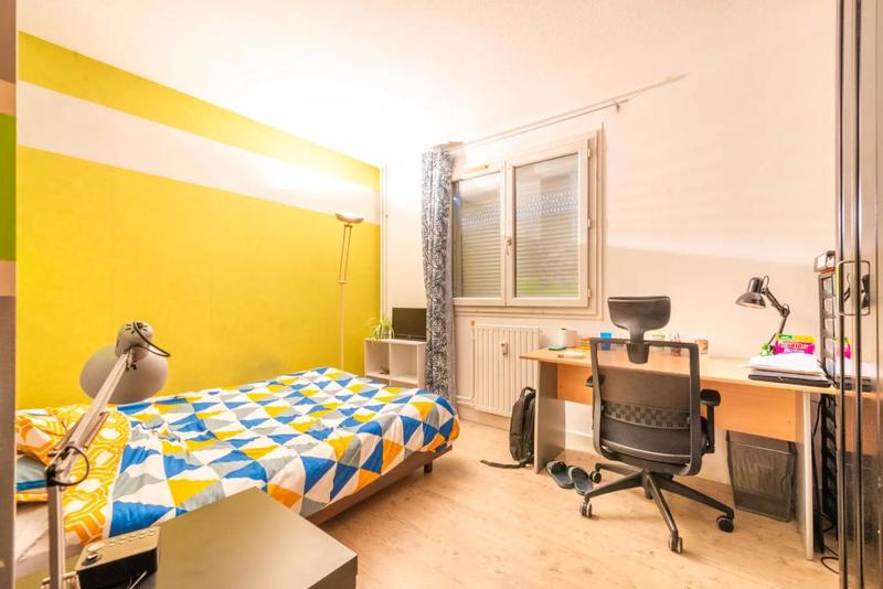 Appartement - 99 m² - 5 pièces