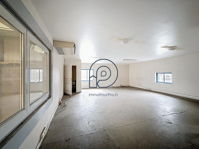 Local d'activités - 3 870 m²