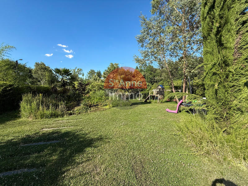 Maison - 230 m² - 6 pièces