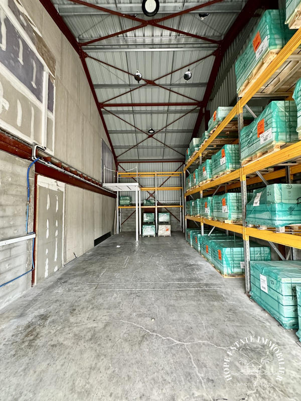 Local d'activités - 755 m²