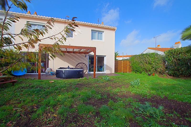 Maison traditionnelle - 122 m² - 5 pièces