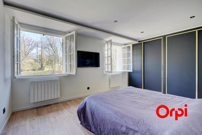 Maison - 242 m² - 8 pièces