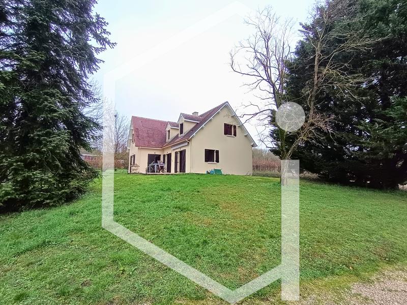 Maison - 155 m² - 9 pièces