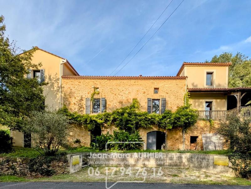 Maison - 212 m² - 8 pièces