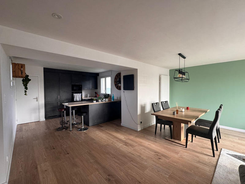 Maison - 104 m² - 4 pièces