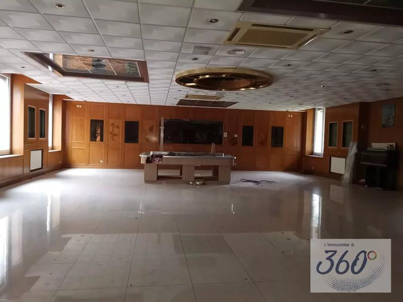 Local commercial - 325 m²