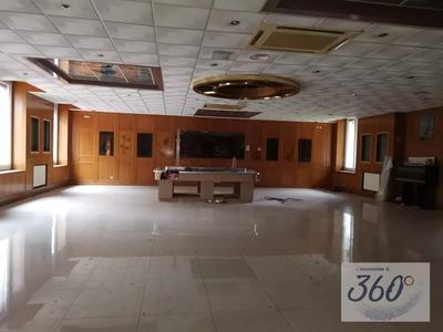 Local commercial - 325 m²