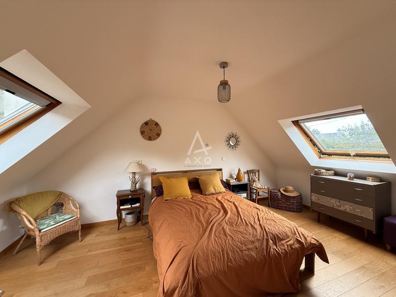 Maison - 210 m² - 9 pièces