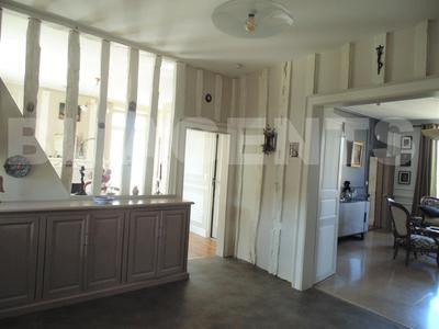 Propriété - 150 m² - 8 pièces