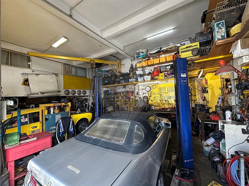 Propriété - 213 m² - 9 pièces