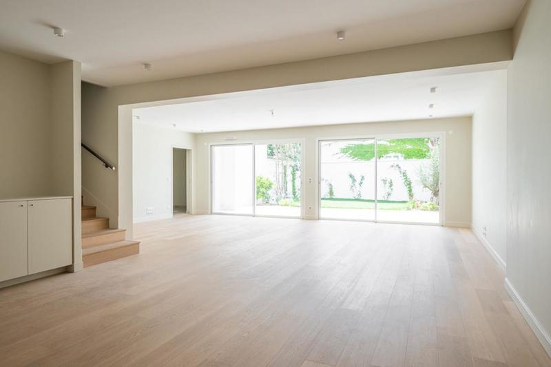 Maison - 221 m² - 5 pièces