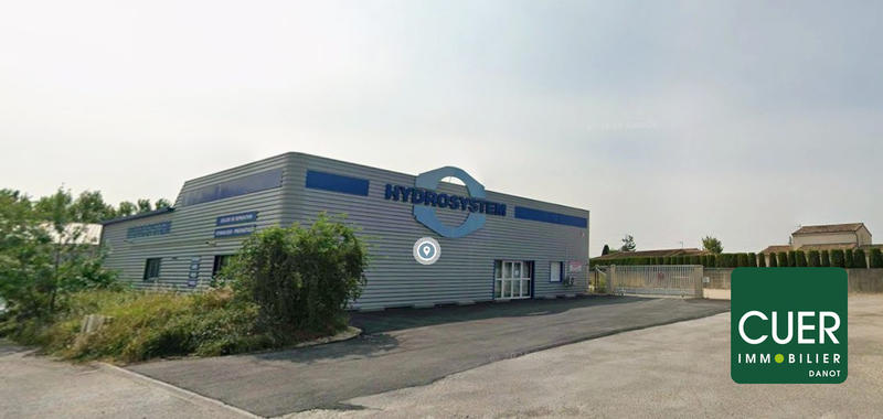 Local commercial - 736 m²