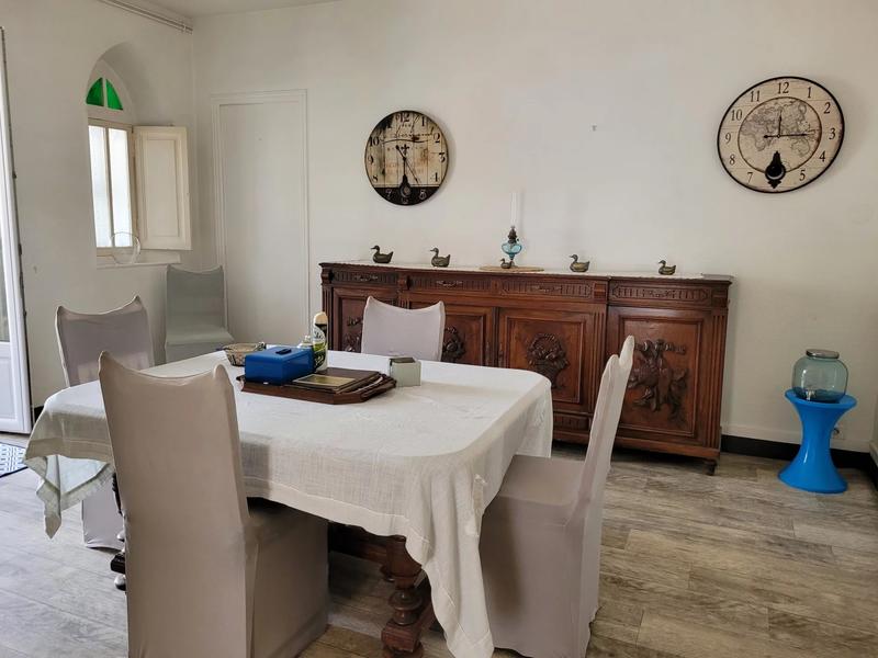 Maison - 470 m² - 18 pièces