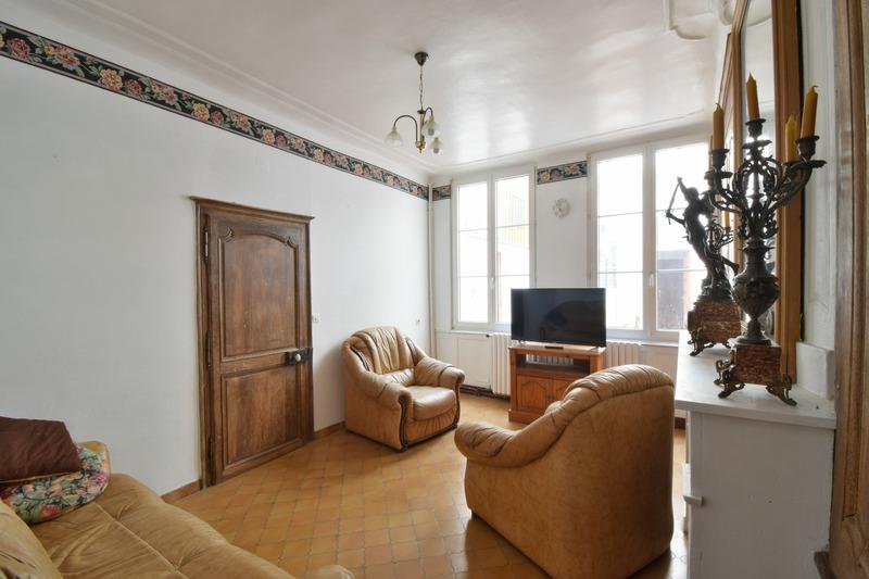 Maison - 226 m² - 8 pièces