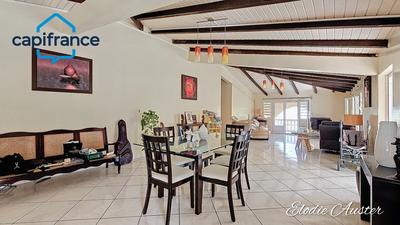 Villa - 267 m² - 10 pièces