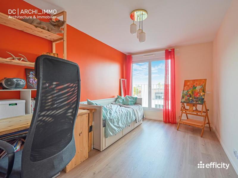 Appartement - 100 m² - 4 pièces