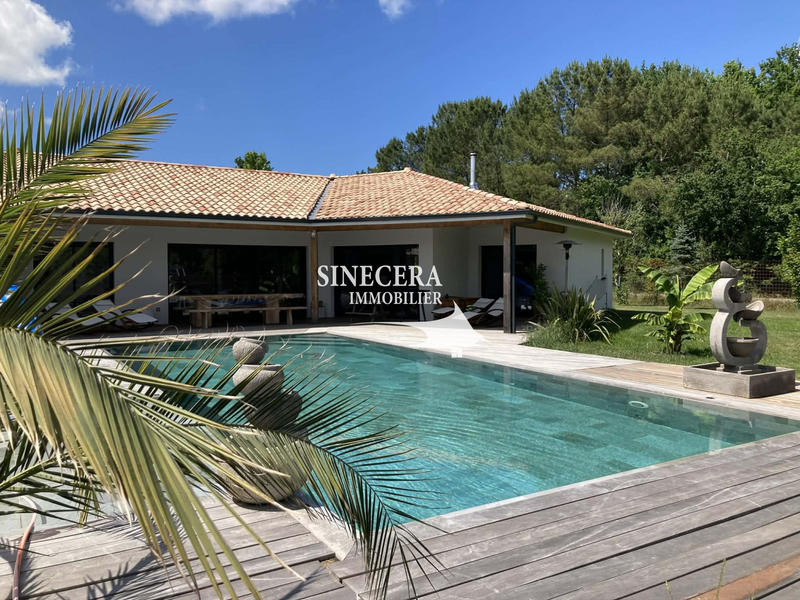 Villa - 198 m² - 8 pièces