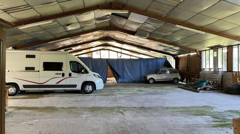 Maison - 1 000 m² - 3 pièces