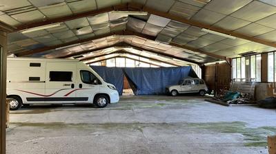 Maison - 1 000 m² - 3 pièces