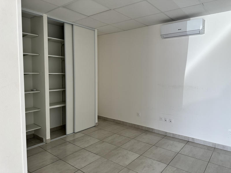 Bureau - 83 m²