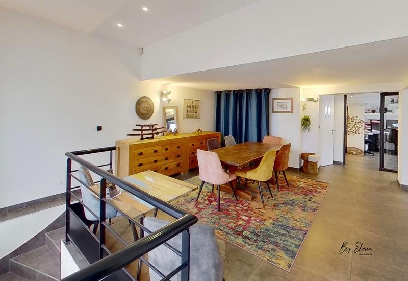 Maison - 200 m² - 8 pièces