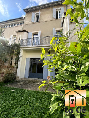 Maison - 189 m² - 8 pièces