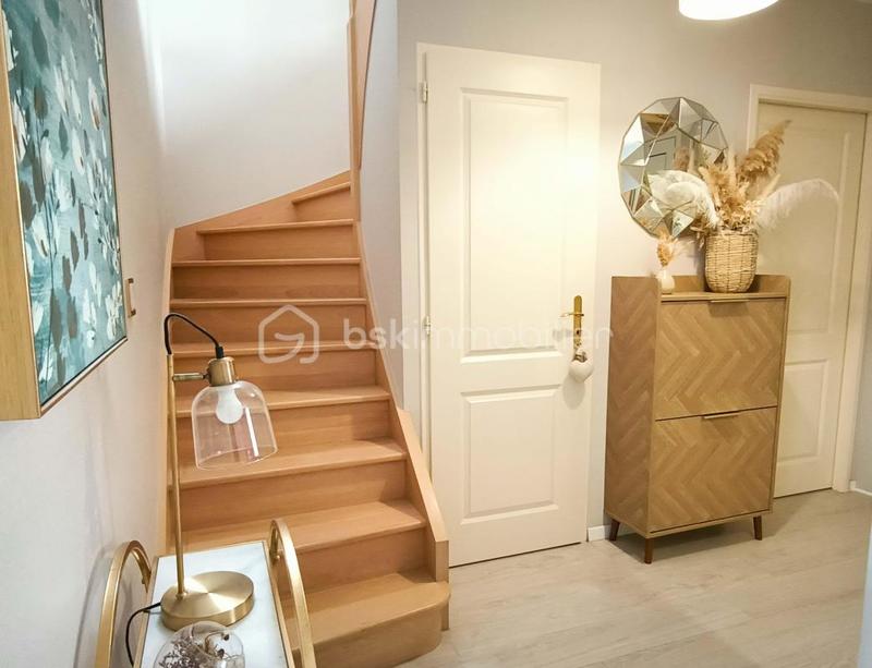 Maison - 180 m² - 6 pièces