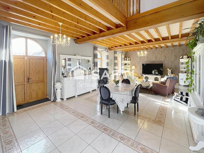 Propriété - 297 m² - 8 pièces
