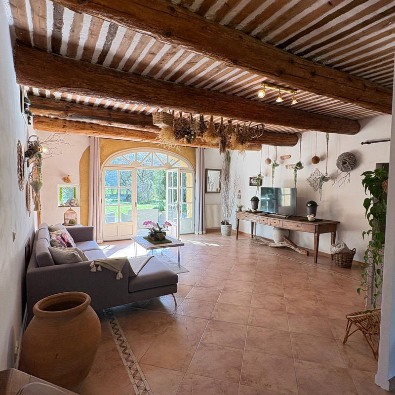 Propriété - 390 m² - 10 pièces