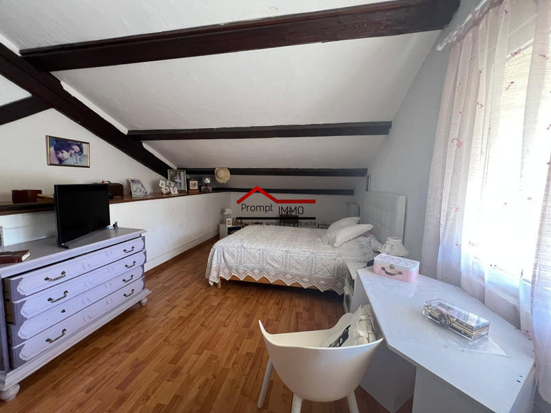 Maison - 256 m² - 4 pièces