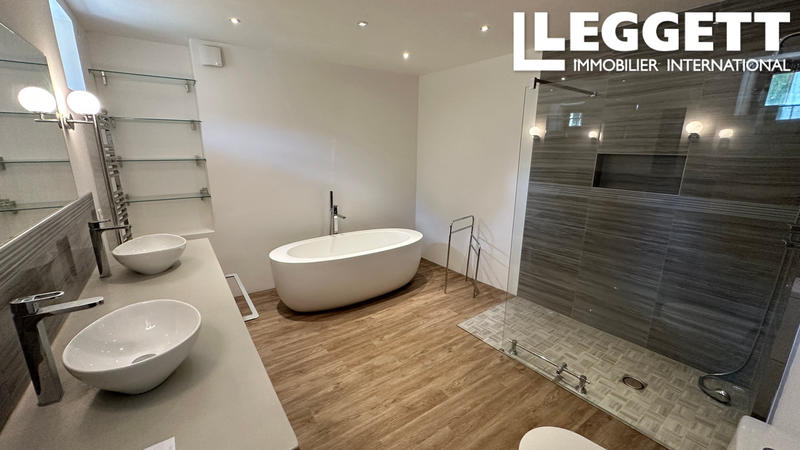 Moulin - 440 m² - 7 pièces