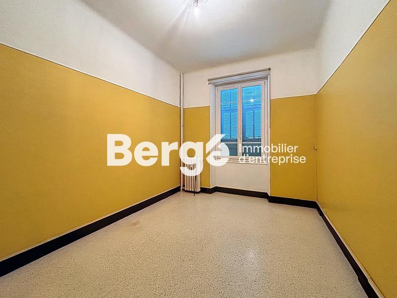 Bureau - 90 m² - 5 pièces