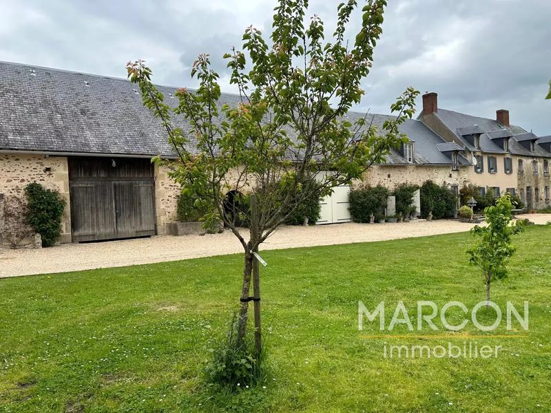 Propriété - 318 m² - 10 pièces