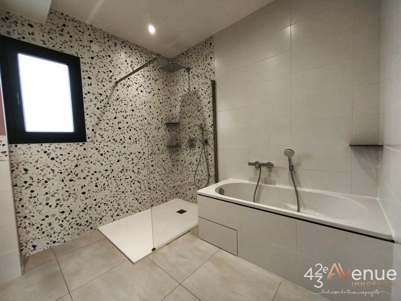 Maison - 229 m² - 5 pièces